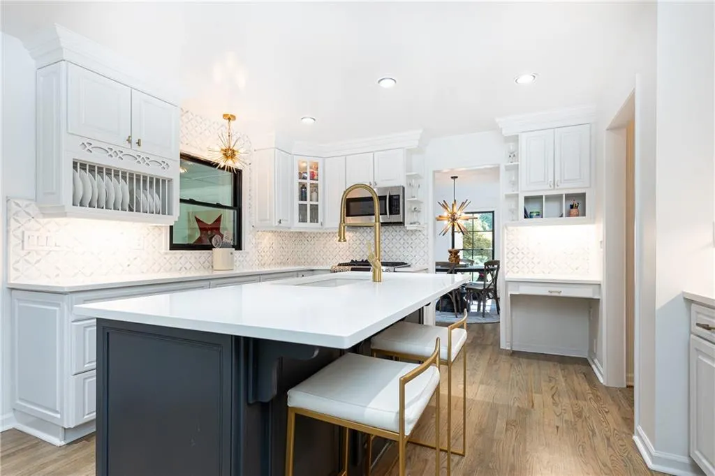 7220 Twin Branch Road, Atlanta, Georgia 30328, 4 Bedrooms Bedrooms, ,2 BathroomsBathrooms,Residential,Sold,7220 Twin Branch Road,7444086