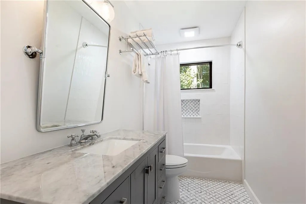 7220 Twin Branch Road, Atlanta, Georgia 30328, 4 Bedrooms Bedrooms, ,2 BathroomsBathrooms,Residential,Sold,7220 Twin Branch Road,7444086