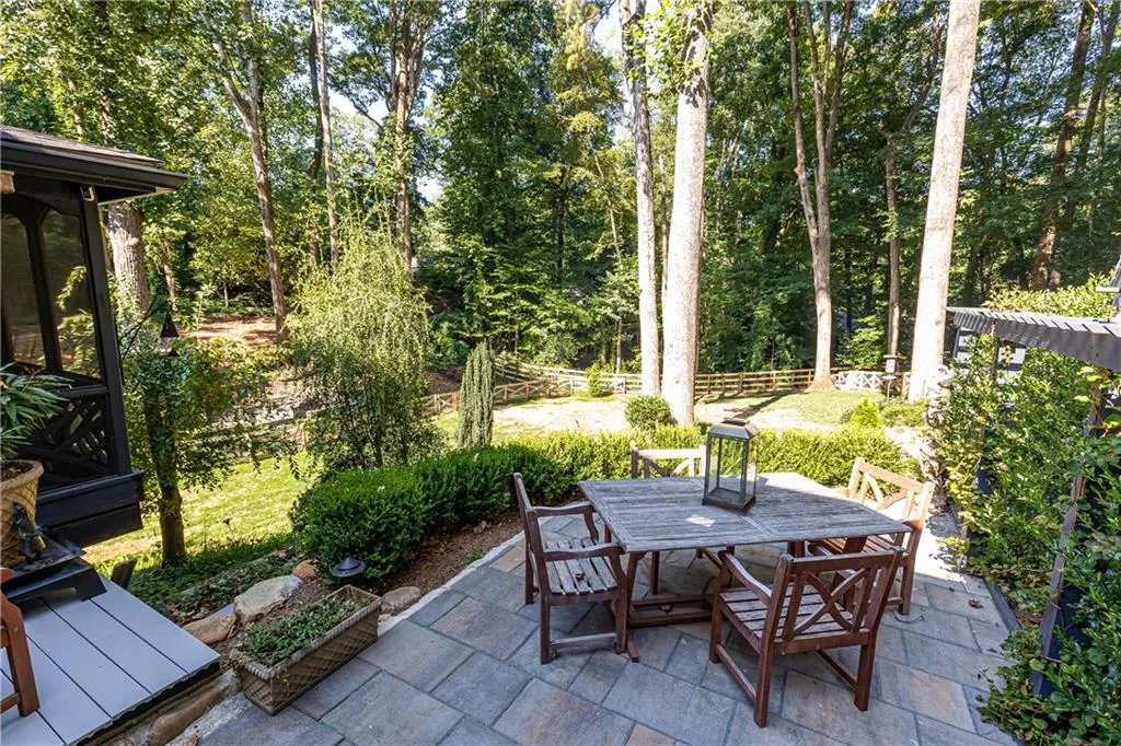 7220 Twin Branch Road, Atlanta, Georgia 30328, 4 Bedrooms Bedrooms, ,2 BathroomsBathrooms,Residential,Sold,7220 Twin Branch Road,7444086