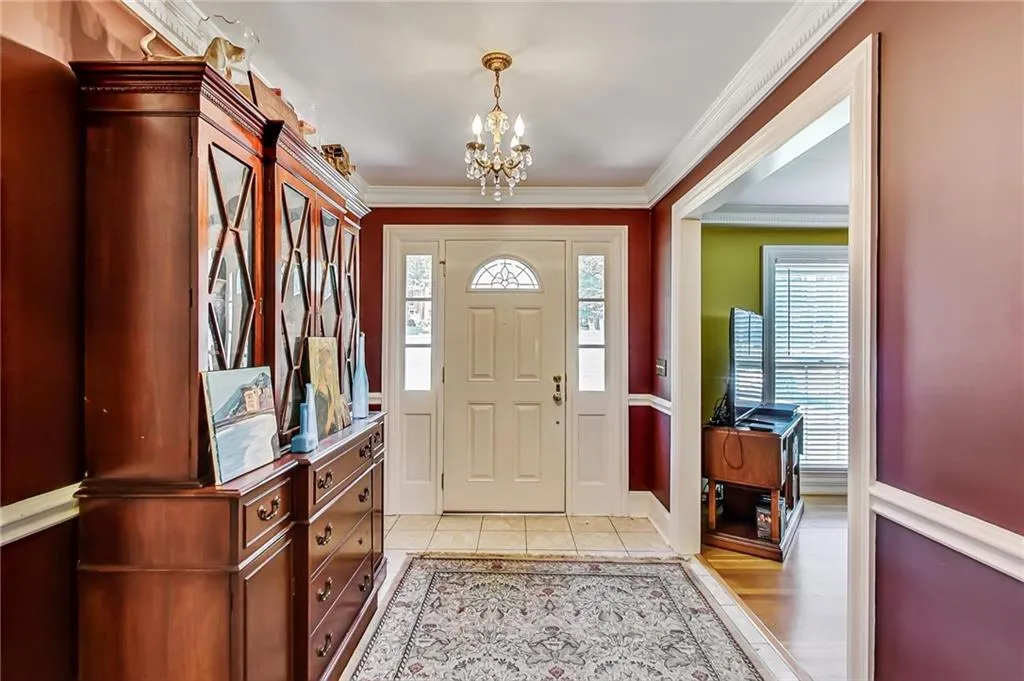 635 Spalding Drive, Sandy Springs, Georgia 30328, 5 Bedrooms Bedrooms, ,3 BathroomsBathrooms,Residential,Sold,635 Spalding Drive,7071352