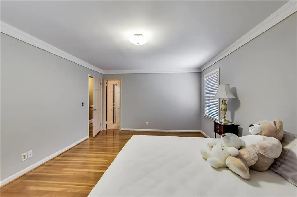 635 Spalding Drive, Sandy Springs, Georgia 30328, 5 Bedrooms Bedrooms, ,3 BathroomsBathrooms,Residential,Sold,635 Spalding Drive,7071352