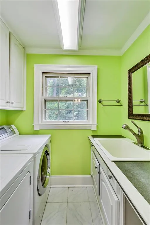 635 Spalding Drive, Sandy Springs, Georgia 30328, 5 Bedrooms Bedrooms, ,3 BathroomsBathrooms,Residential,Sold,635 Spalding Drive,7071352