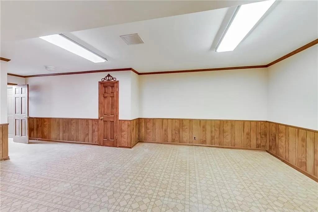 635 Spalding Drive, Sandy Springs, Georgia 30328, 5 Bedrooms Bedrooms, ,3 BathroomsBathrooms,Residential,Sold,635 Spalding Drive,7071352