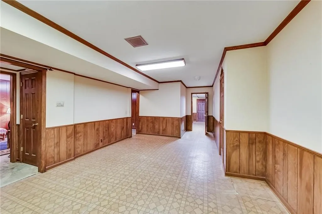 635 Spalding Drive, Sandy Springs, Georgia 30328, 5 Bedrooms Bedrooms, ,3 BathroomsBathrooms,Residential,Sold,635 Spalding Drive,7071352