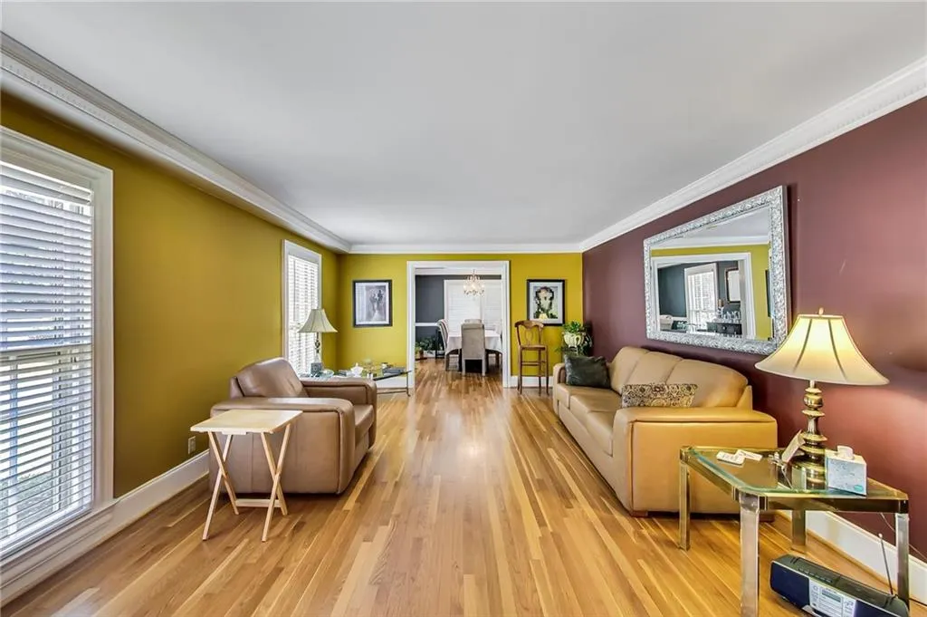 635 Spalding Drive, Sandy Springs, Georgia 30328, 5 Bedrooms Bedrooms, ,3 BathroomsBathrooms,Residential,Sold,635 Spalding Drive,7071352