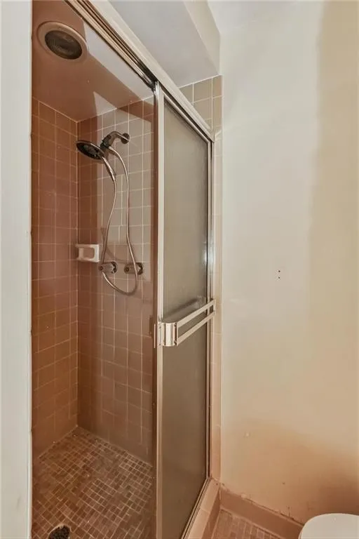 635 Spalding Drive, Sandy Springs, Georgia 30328, 5 Bedrooms Bedrooms, ,3 BathroomsBathrooms,Residential,Sold,635 Spalding Drive,7071352