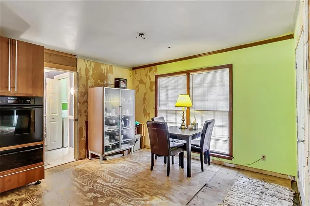 635 Spalding Drive, Sandy Springs, Georgia 30328, 5 Bedrooms Bedrooms, ,3 BathroomsBathrooms,Residential,Sold,635 Spalding Drive,7071352