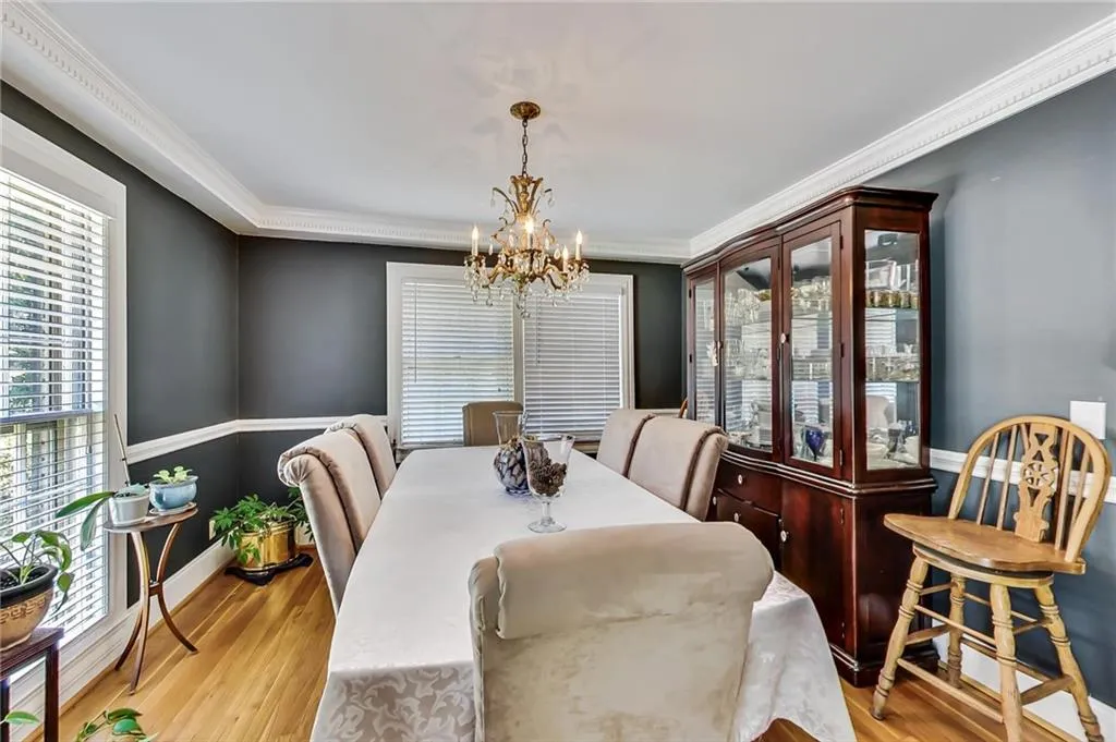 635 Spalding Drive, Sandy Springs, Georgia 30328, 5 Bedrooms Bedrooms, ,3 BathroomsBathrooms,Residential,Sold,635 Spalding Drive,7071352