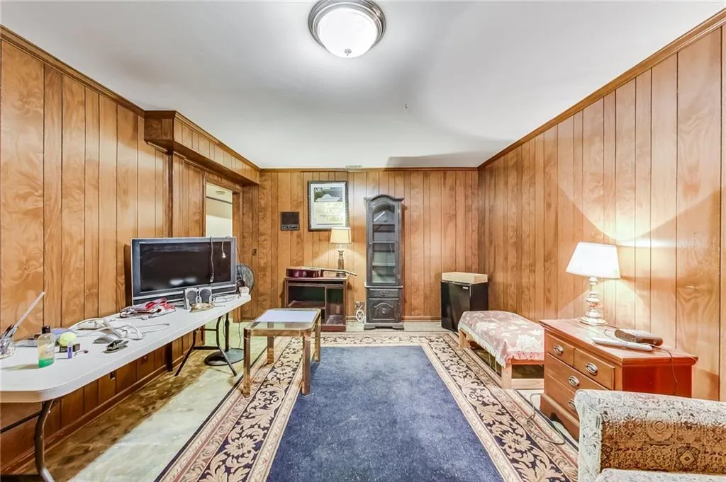 635 Spalding Drive, Sandy Springs, Georgia 30328, 5 Bedrooms Bedrooms, ,3 BathroomsBathrooms,Residential,Sold,635 Spalding Drive,7071352