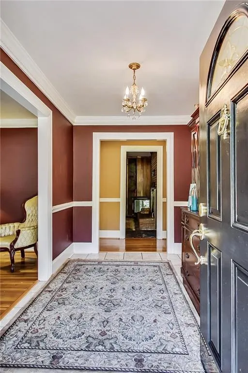 635 Spalding Drive, Sandy Springs, Georgia 30328, 5 Bedrooms Bedrooms, ,3 BathroomsBathrooms,Residential,Sold,635 Spalding Drive,7071352