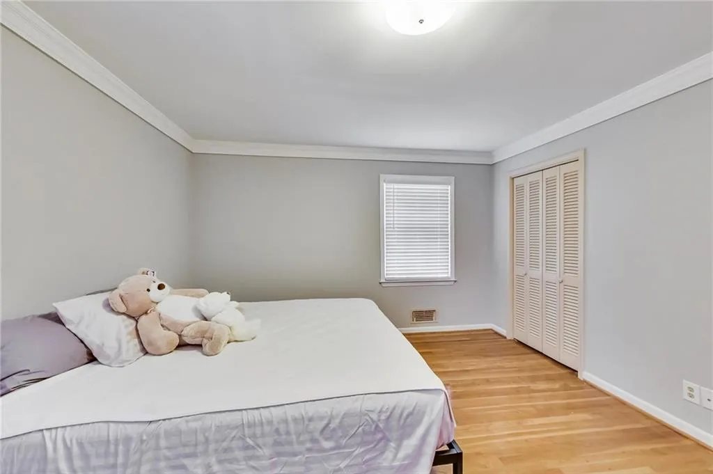 635 Spalding Drive, Sandy Springs, Georgia 30328, 5 Bedrooms Bedrooms, ,3 BathroomsBathrooms,Residential,Sold,635 Spalding Drive,7071352