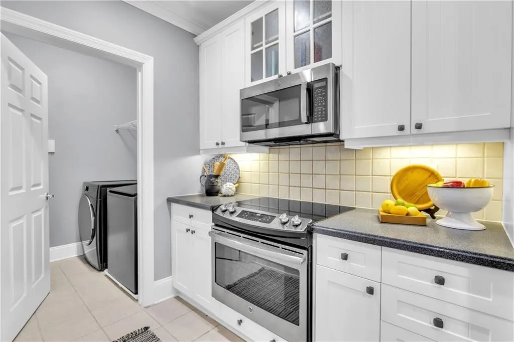 4100 Paces Walk Se Unit 2304, Atlanta, Georgia 30339, 3 Bedrooms Bedrooms, 0 ,2 BathroomsBathrooms,Residential,Sold,4100 Paces Walk Se Unit 2304,7718005