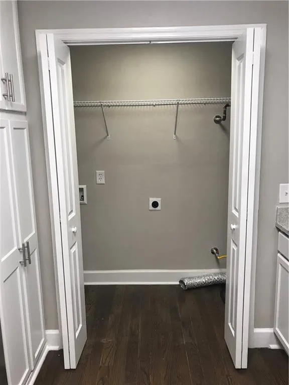 1000 Camden Court Nw, Sandy Springs, Georgia 30327, 2 Bedrooms Bedrooms, ,2 BathroomsBathrooms,Residential,Sold,1000 Camden Court Nw,6508583