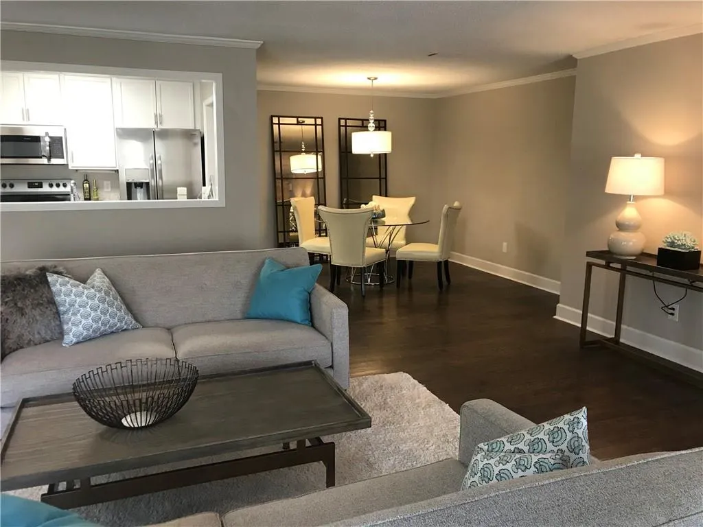 1000 Camden Court Nw, Sandy Springs, Georgia 30327, 2 Bedrooms Bedrooms, ,2 BathroomsBathrooms,Residential,Sold,1000 Camden Court Nw,6508583