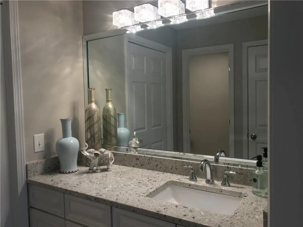 1000 Camden Court Nw, Sandy Springs, Georgia 30327, 2 Bedrooms Bedrooms, ,2 BathroomsBathrooms,Residential,Sold,1000 Camden Court Nw,6508583