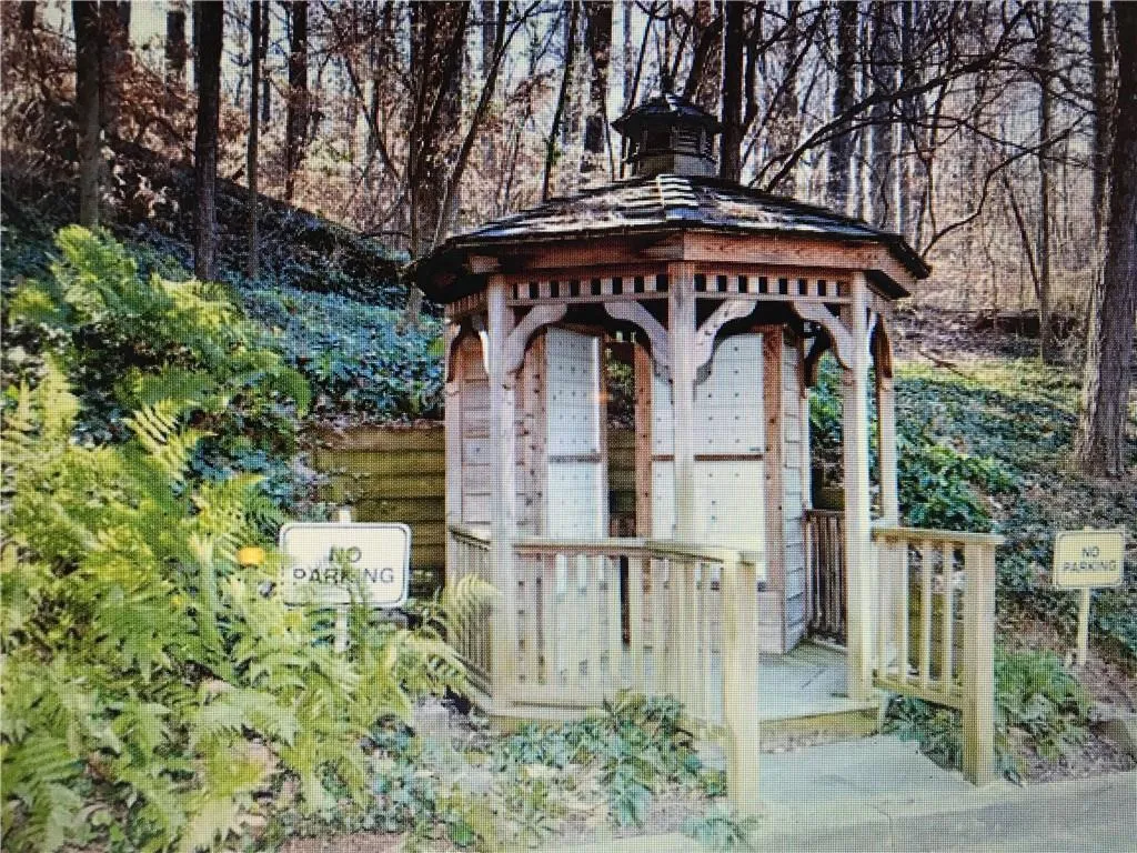 1000 Camden Court Nw, Sandy Springs, Georgia 30327, 2 Bedrooms Bedrooms, ,2 BathroomsBathrooms,Residential,Sold,1000 Camden Court Nw,6508583