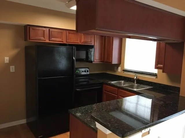 6940 Roswell Road Unit 9 D, Sandy Springs, Georgia 30328, 2 Bedrooms Bedrooms, ,1 BathroomBathrooms,Residential,Sold,6940 Roswell Road Unit 9 D,5771137
