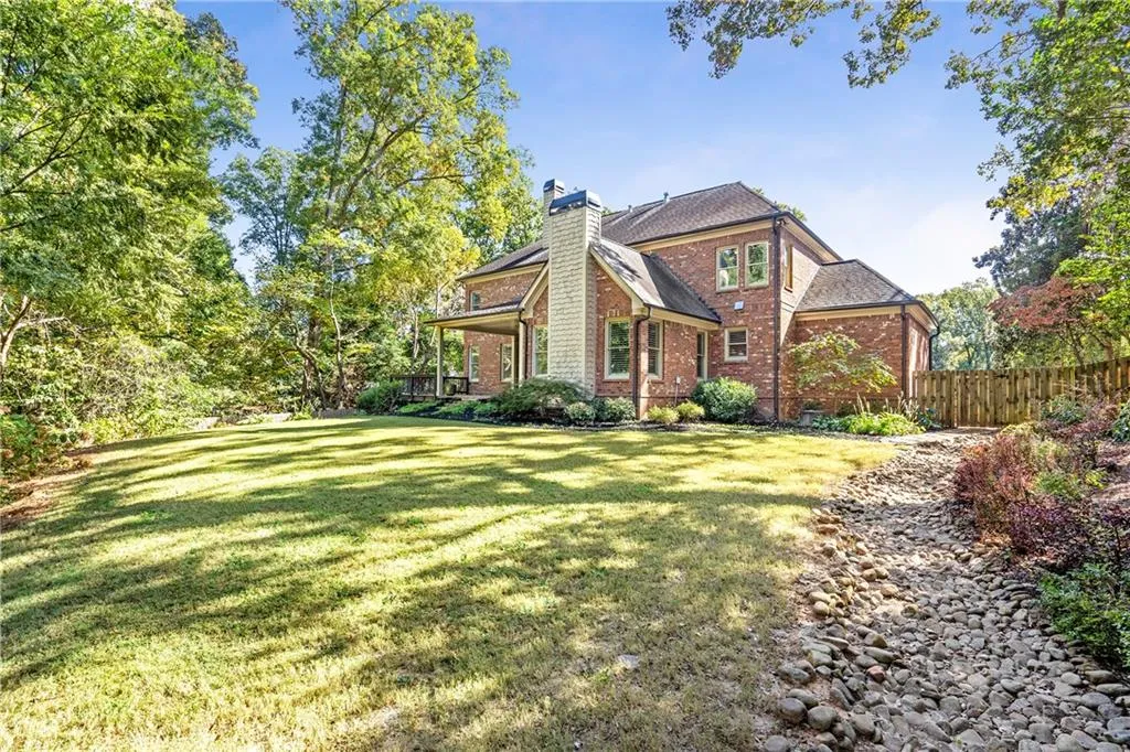 254 Elden Drive, Atlanta, Georgia 30342, 6 Bedrooms Bedrooms, ,6 BathroomsBathrooms,Residential,Sold,254 Elden Drive,7112681