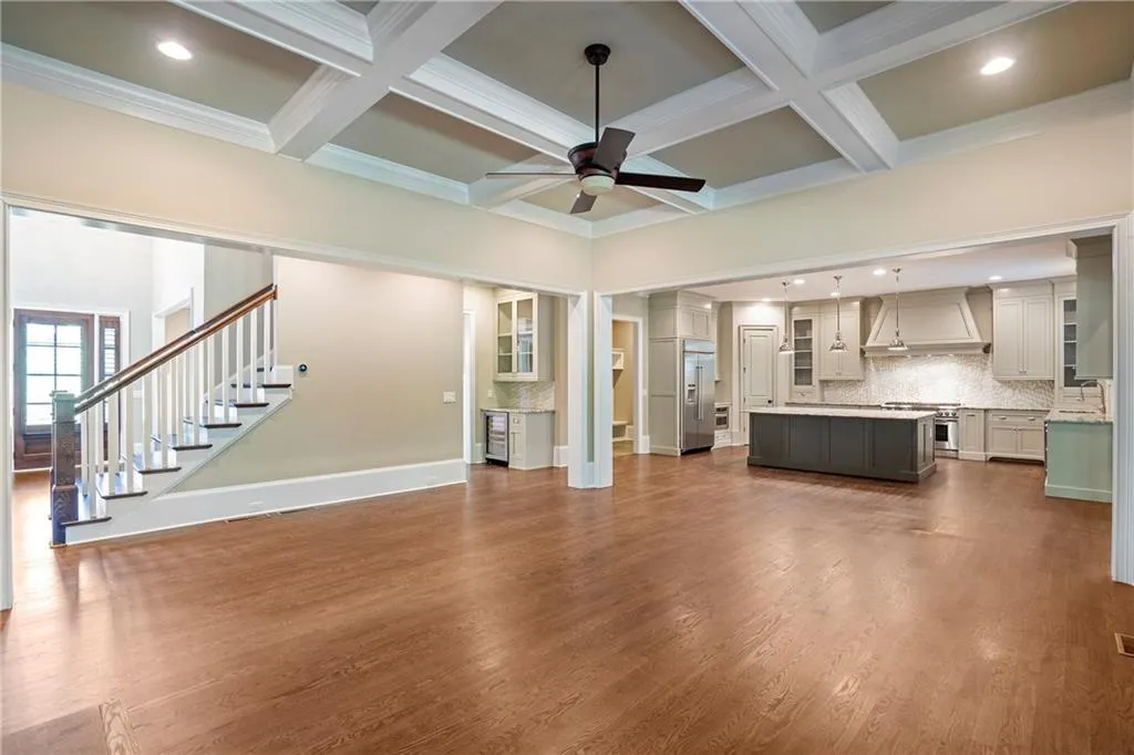 254 Elden Drive, Atlanta, Georgia 30342, 6 Bedrooms Bedrooms, ,6 BathroomsBathrooms,Residential,Sold,254 Elden Drive,7112681