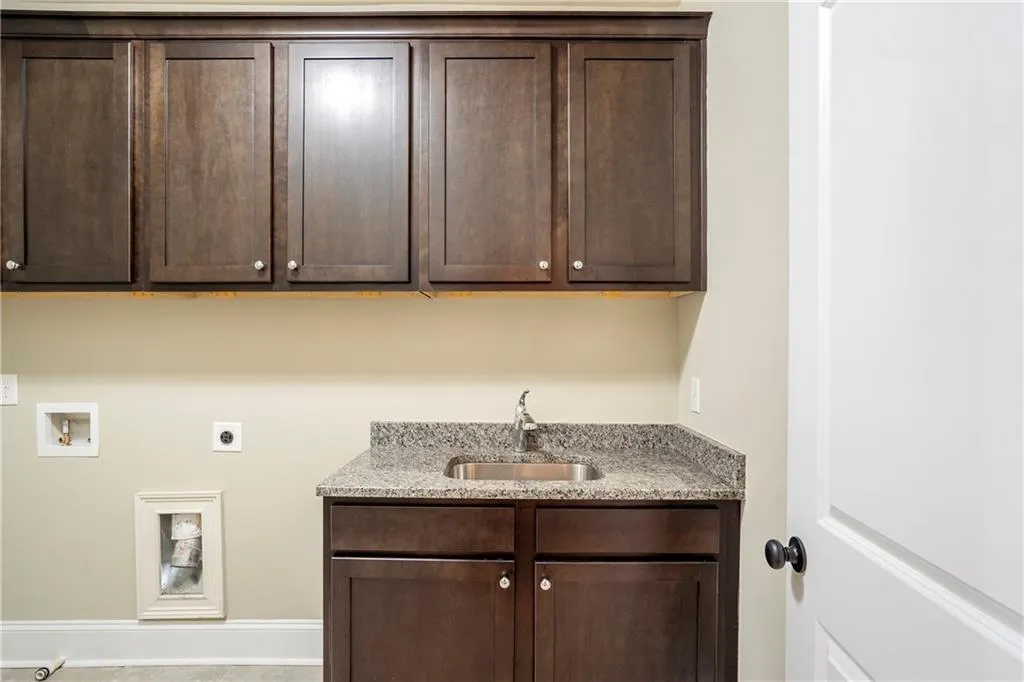 254 Elden Drive, Atlanta, Georgia 30342, 6 Bedrooms Bedrooms, ,6 BathroomsBathrooms,Residential,Sold,254 Elden Drive,7112681