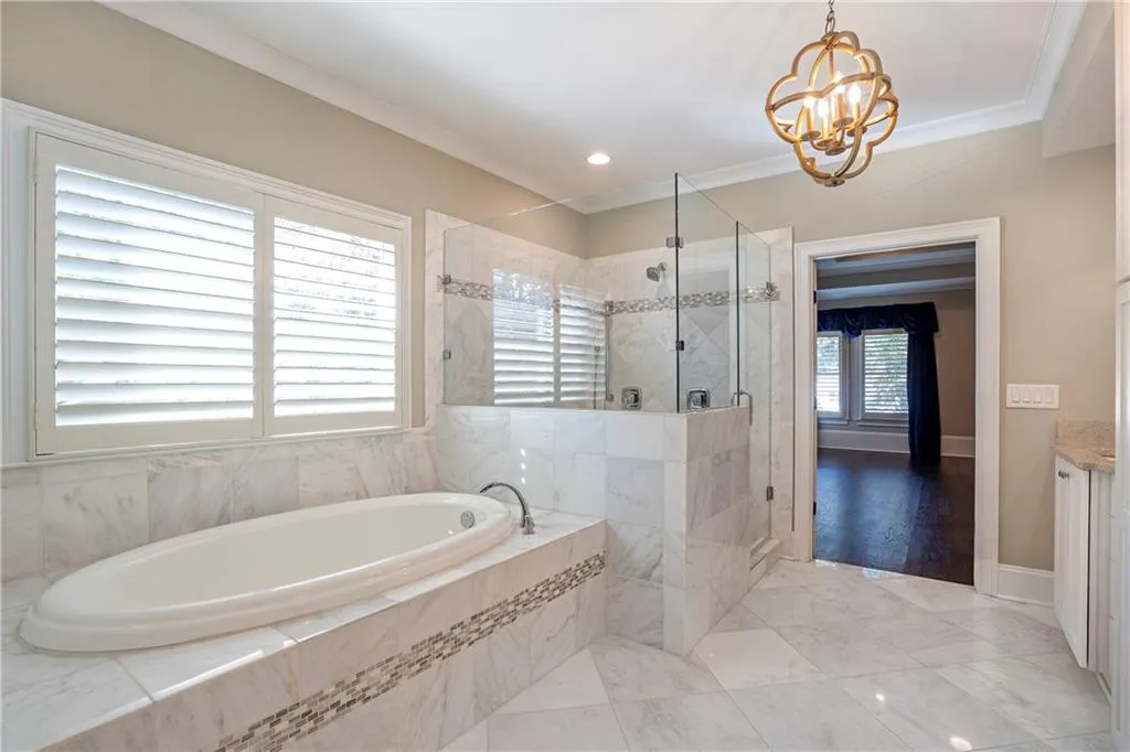 254 Elden Drive, Atlanta, Georgia 30342, 6 Bedrooms Bedrooms, ,6 BathroomsBathrooms,Residential,Sold,254 Elden Drive,7112681