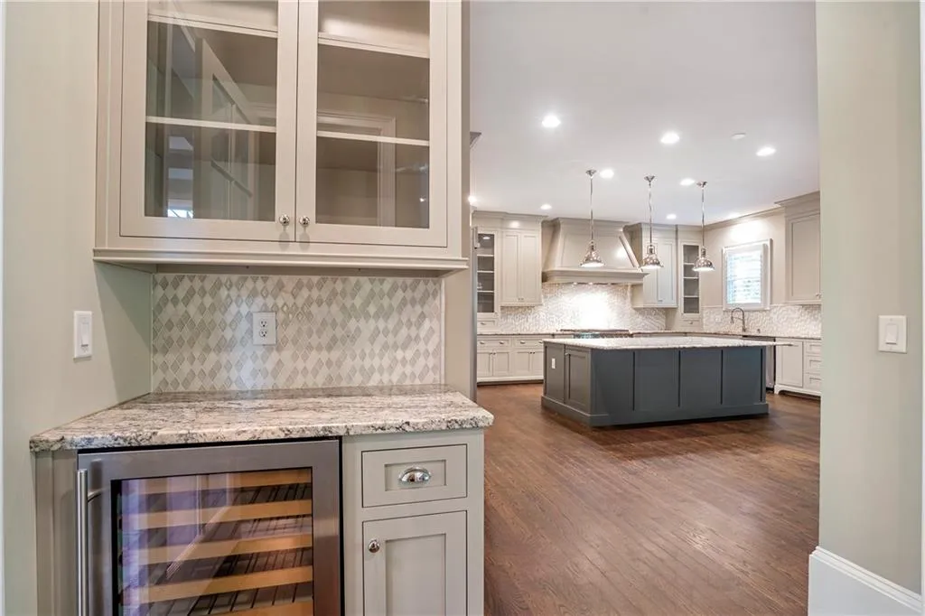 254 Elden Drive, Atlanta, Georgia 30342, 6 Bedrooms Bedrooms, ,6 BathroomsBathrooms,Residential,Sold,254 Elden Drive,7112681
