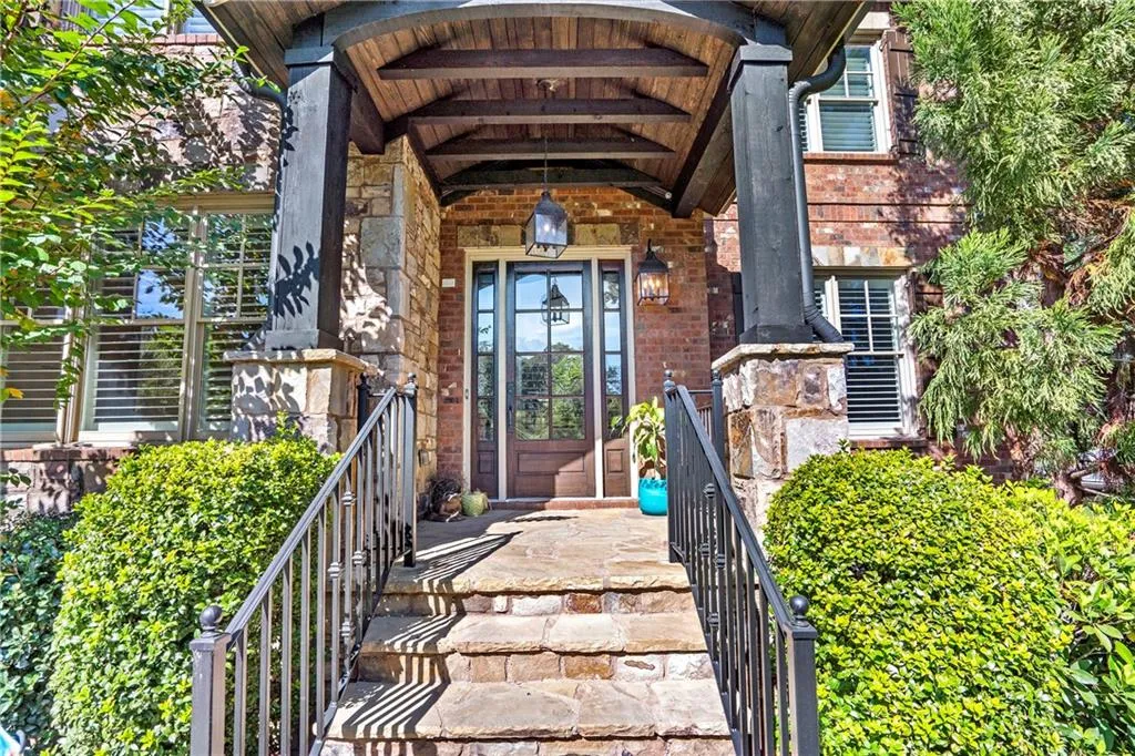 254 Elden Drive, Atlanta, Georgia 30342, 6 Bedrooms Bedrooms, ,6 BathroomsBathrooms,Residential,Sold,254 Elden Drive,7112681