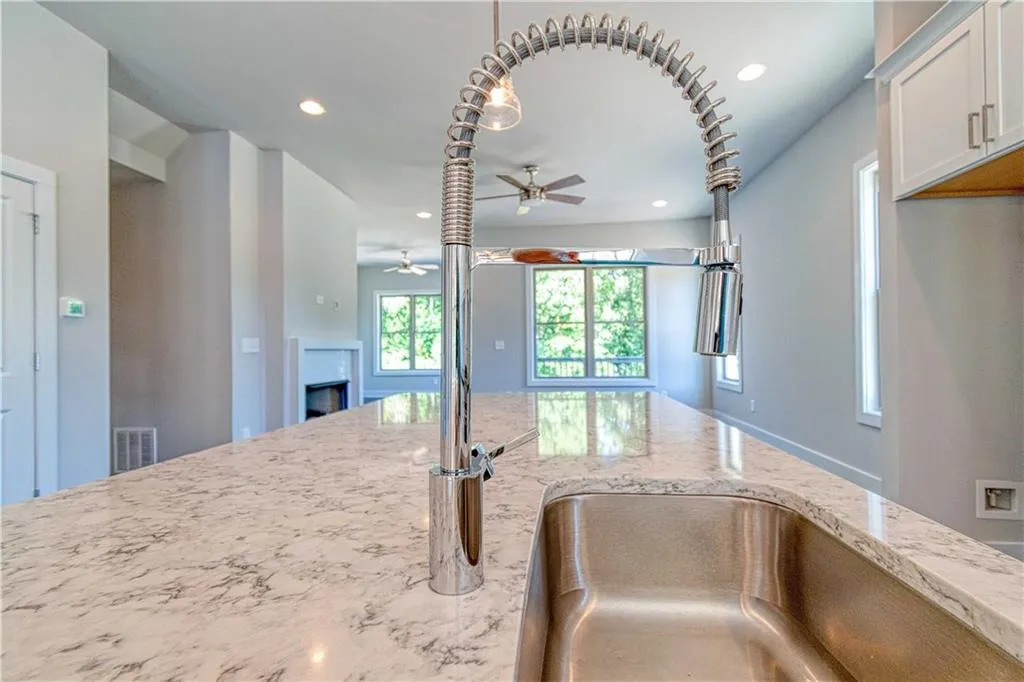 6079 Boylston Drive Ne Unit 10, Sandy Springs, Georgia 30328, 3 Bedrooms Bedrooms, ,3 BathroomsBathrooms,Residential,Sold,6079 Boylston Drive Ne Unit 10,6558901