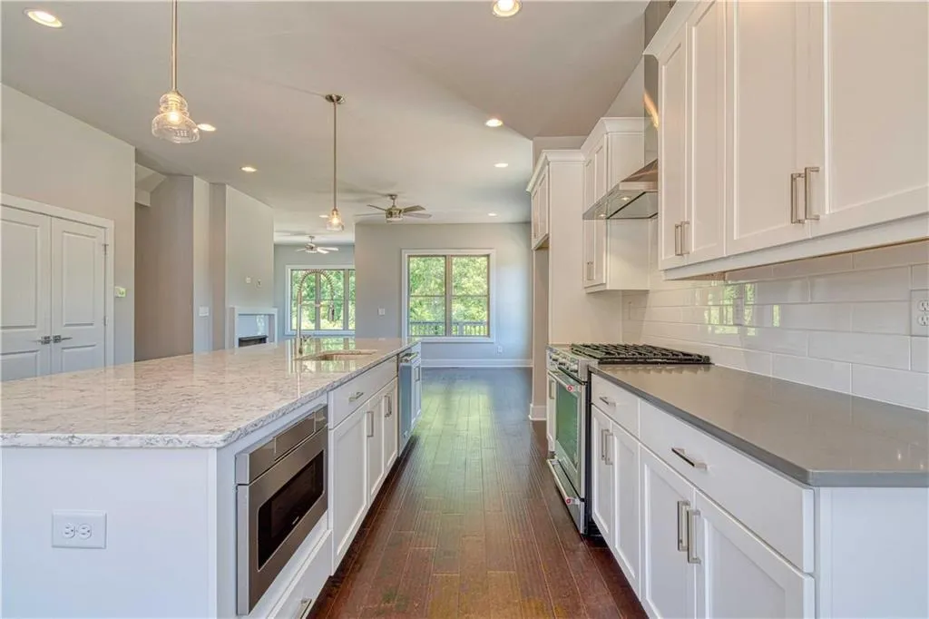 6079 Boylston Drive Ne Unit 10, Sandy Springs, Georgia 30328, 3 Bedrooms Bedrooms, ,3 BathroomsBathrooms,Residential,Sold,6079 Boylston Drive Ne Unit 10,6558901
