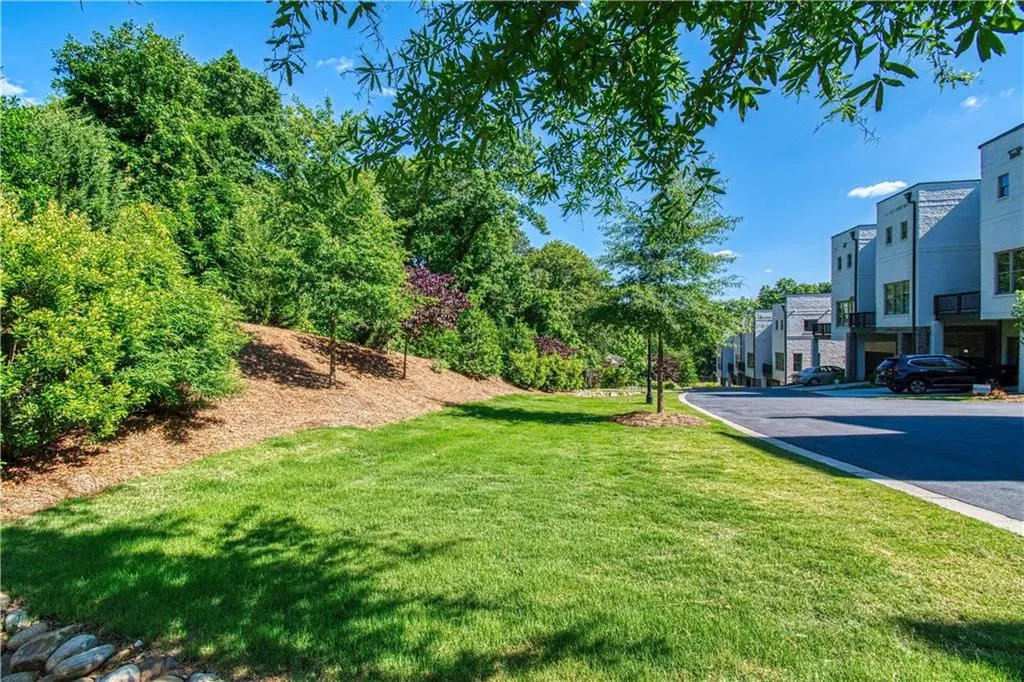 6079 Boylston Drive Ne Unit 10, Sandy Springs, Georgia 30328, 3 Bedrooms Bedrooms, ,3 BathroomsBathrooms,Residential,Sold,6079 Boylston Drive Ne Unit 10,6558901