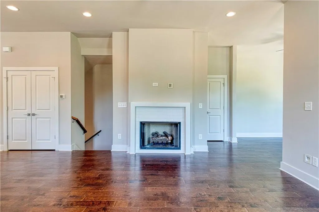 6079 Boylston Drive Ne Unit 10, Sandy Springs, Georgia 30328, 3 Bedrooms Bedrooms, ,3 BathroomsBathrooms,Residential,Sold,6079 Boylston Drive Ne Unit 10,6558901