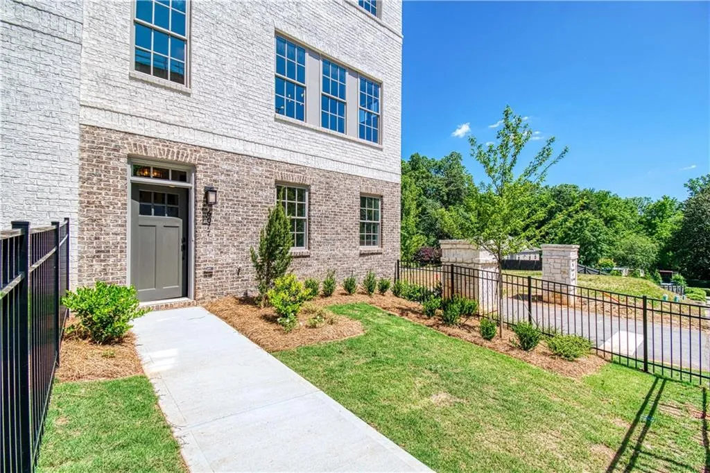 6079 Boylston Drive Ne Unit 10, Sandy Springs, Georgia 30328, 3 Bedrooms Bedrooms, ,3 BathroomsBathrooms,Residential,Sold,6079 Boylston Drive Ne Unit 10,6558901