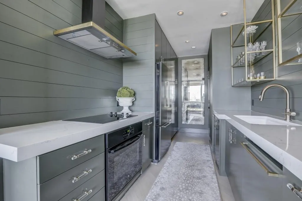 2575 Peachtree Road Ne Unit 26h, Atlanta, Georgia 30305, 1 Bedroom Bedrooms, ,1 BathroomBathrooms,Residential,Sold,2575 Peachtree Road Ne Unit 26h,6039839