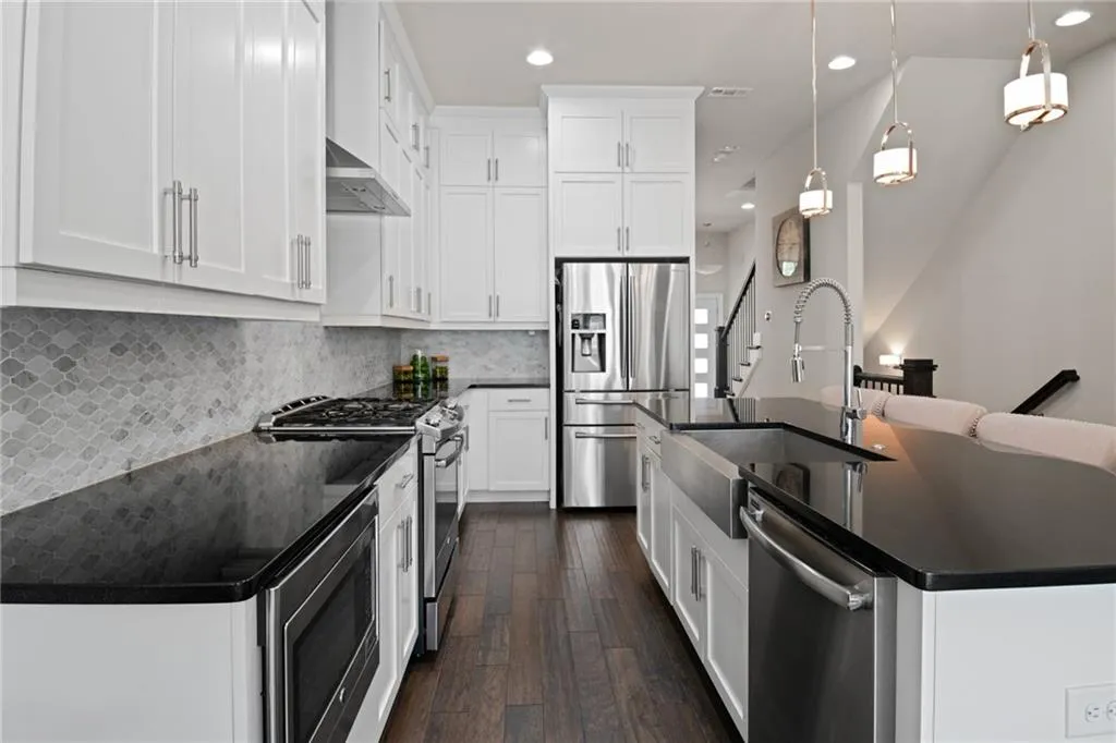 4105 Township Parkway, Atlanta, Georgia 30342, 2 Bedrooms Bedrooms, ,2 BathroomsBathrooms,Residential,Sold,4105 Township Parkway,6766823