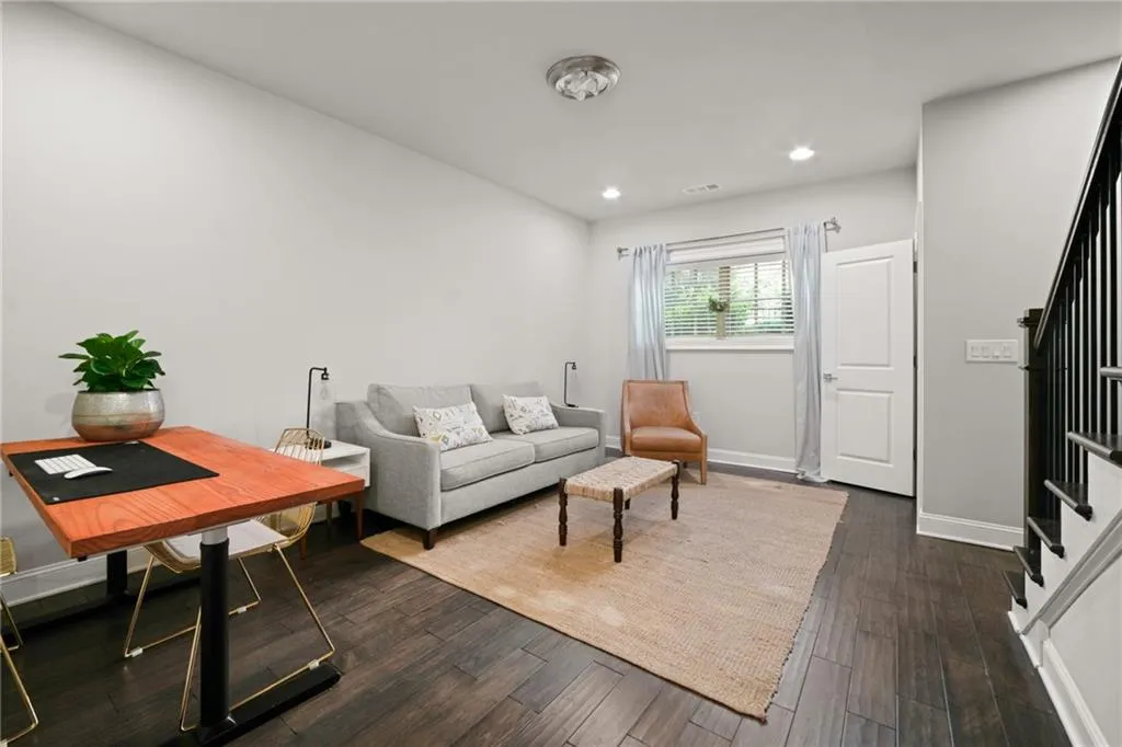 4105 Township Parkway, Atlanta, Georgia 30342, 2 Bedrooms Bedrooms, ,2 BathroomsBathrooms,Residential,Sold,4105 Township Parkway,6766823