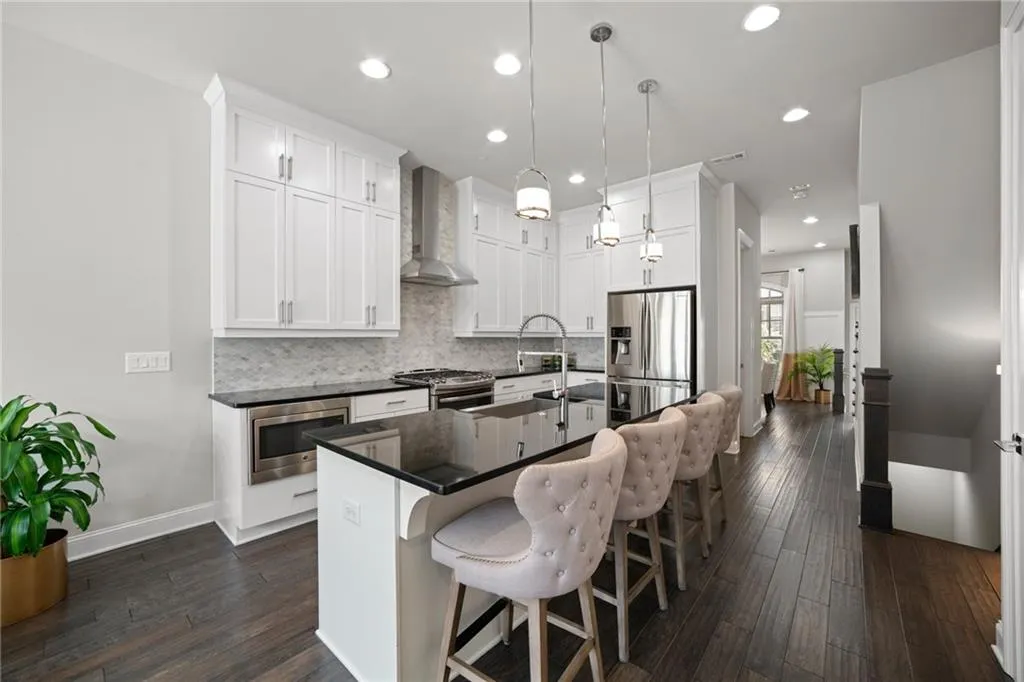 4105 Township Parkway, Atlanta, Georgia 30342, 2 Bedrooms Bedrooms, ,2 BathroomsBathrooms,Residential,Sold,4105 Township Parkway,6766823