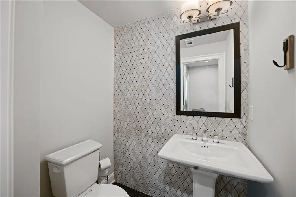 4105 Township Parkway, Atlanta, Georgia 30342, 2 Bedrooms Bedrooms, ,2 BathroomsBathrooms,Residential,Sold,4105 Township Parkway,6766823