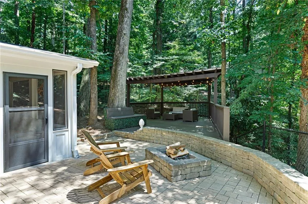 7173 Riverside Drive, Atlanta, Georgia 30328, 4 Bedrooms Bedrooms, ,2 BathroomsBathrooms,Residential,Sold,7173 Riverside Drive,7067984