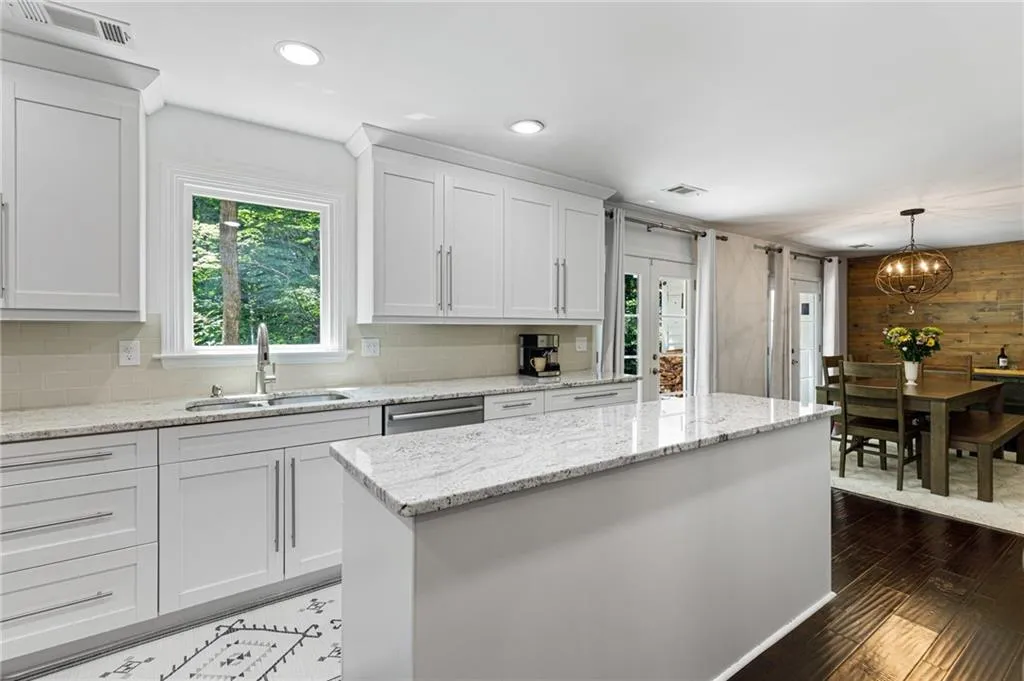7173 Riverside Drive, Atlanta, Georgia 30328, 4 Bedrooms Bedrooms, ,2 BathroomsBathrooms,Residential,Sold,7173 Riverside Drive,7067984