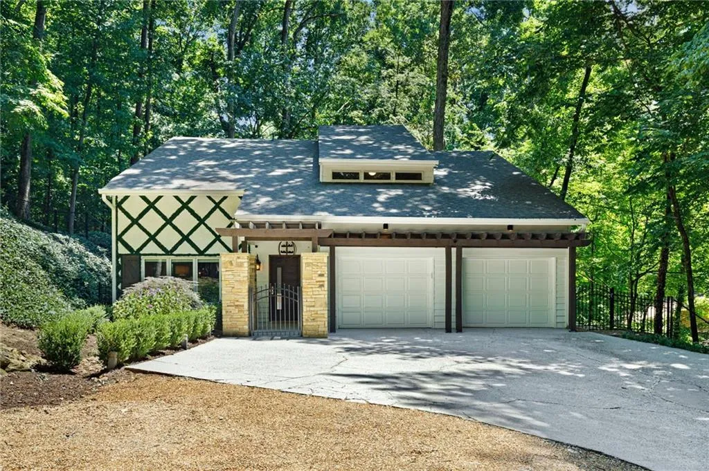 7173 Riverside Drive, Atlanta, Georgia 30328, 4 Bedrooms Bedrooms, ,2 BathroomsBathrooms,Residential,Sold,7173 Riverside Drive,7067984