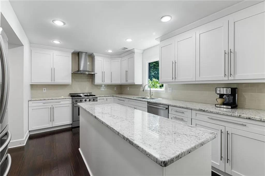 7173 Riverside Drive, Atlanta, Georgia 30328, 4 Bedrooms Bedrooms, ,2 BathroomsBathrooms,Residential,Sold,7173 Riverside Drive,7067984