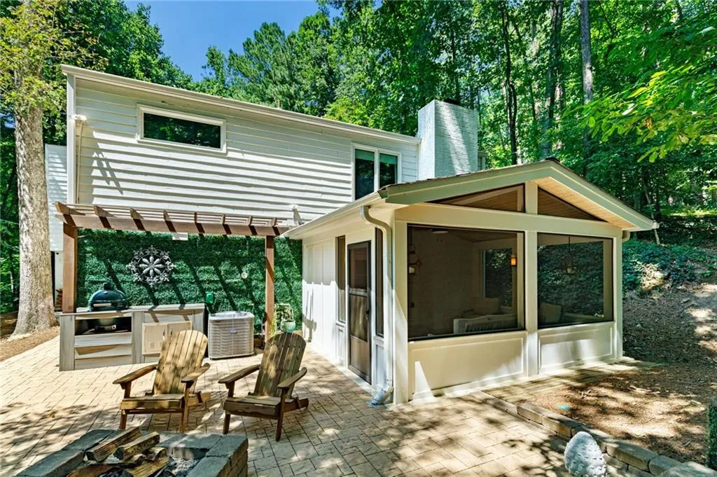 7173 Riverside Drive, Atlanta, Georgia 30328, 4 Bedrooms Bedrooms, ,2 BathroomsBathrooms,Residential,Sold,7173 Riverside Drive,7067984