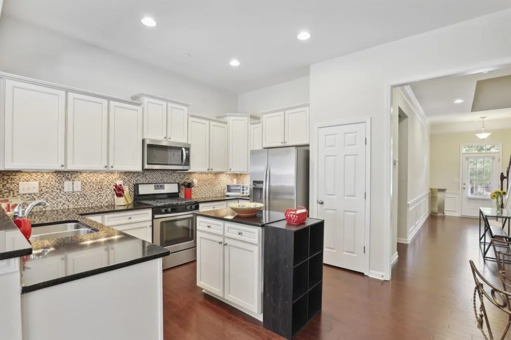 157 Barkley Lane, Sandy Springs, Georgia 30328, 3 Bedrooms Bedrooms, ,2 BathroomsBathrooms,Residential,Sold,157 Barkley Lane,7123338