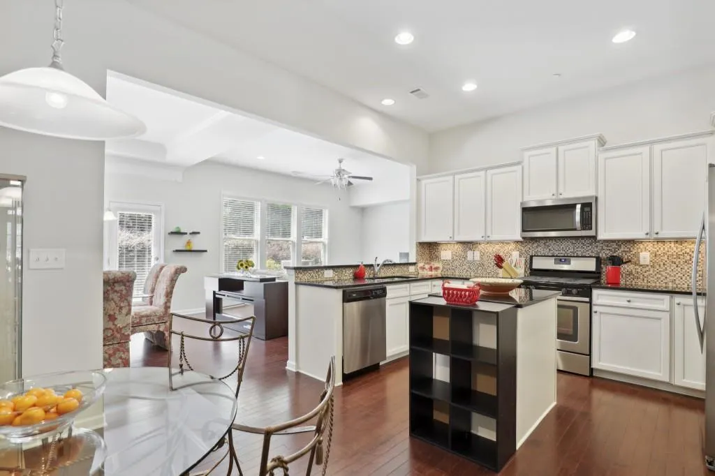 157 Barkley Lane, Sandy Springs, Georgia 30328, 3 Bedrooms Bedrooms, ,2 BathroomsBathrooms,Residential,Sold,157 Barkley Lane,7123338