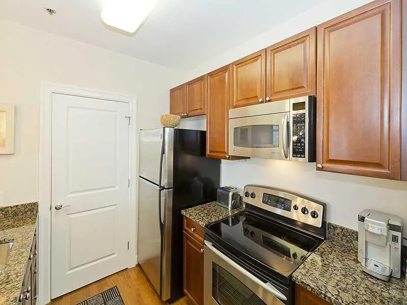 325 E Paces Ferry Road Unit 506, Atlanta, Georgia 30305, 1 Bedroom Bedrooms, ,1 BathroomBathrooms,Residential,Sold,325 E Paces Ferry Road Unit 506,5728894