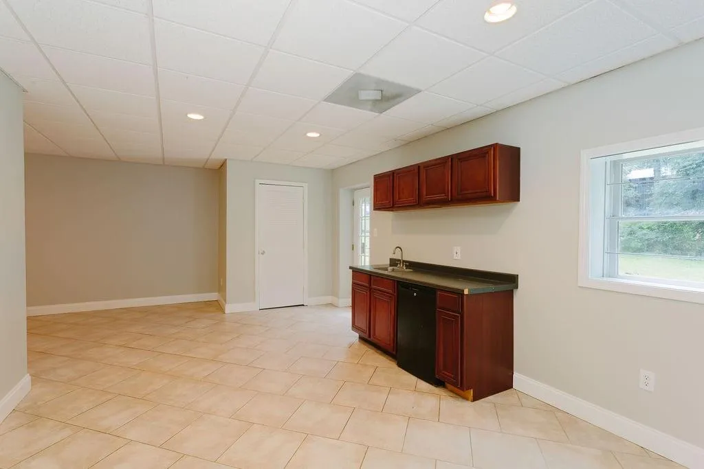 455 Hammond Drive Ne, Sandy Springs, Georgia 30328, 4 Bedrooms Bedrooms, ,3 BathroomsBathrooms,Residential,Sold,455 Hammond Drive Ne,6581224