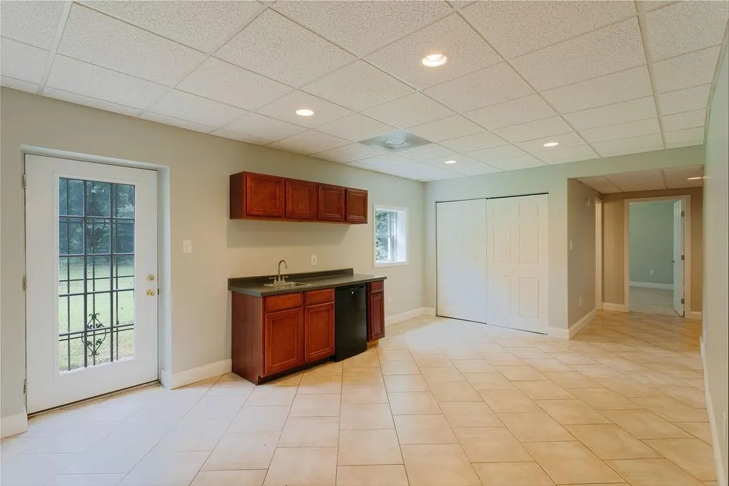 455 Hammond Drive Ne, Sandy Springs, Georgia 30328, 4 Bedrooms Bedrooms, ,3 BathroomsBathrooms,Residential,Sold,455 Hammond Drive Ne,6581224