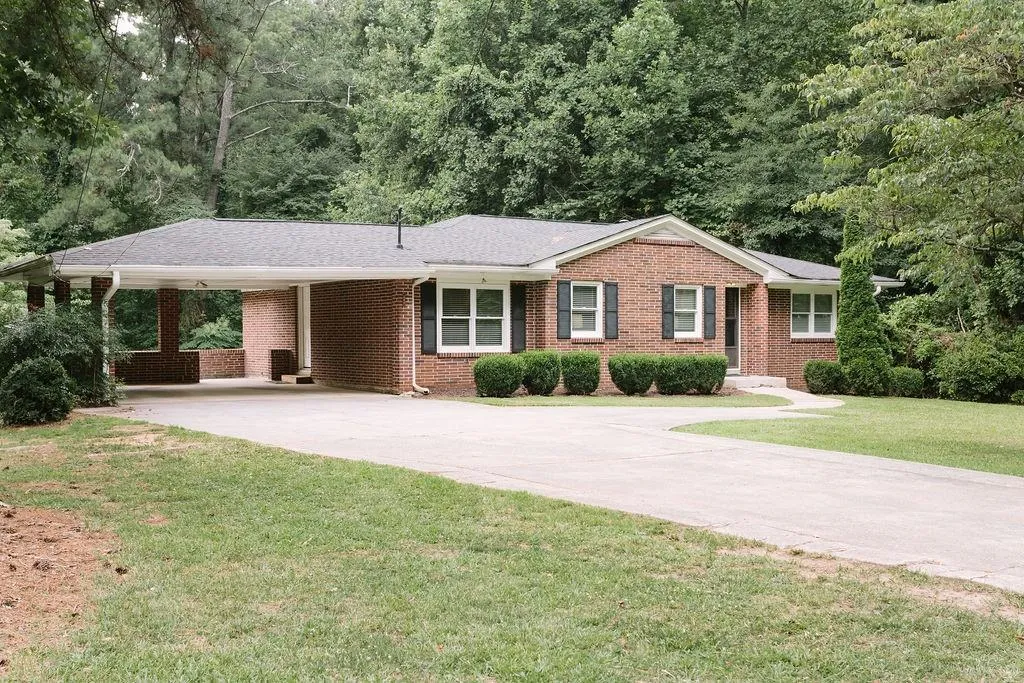 455 Hammond Drive Ne, Sandy Springs, Georgia 30328, 4 Bedrooms Bedrooms, ,3 BathroomsBathrooms,Residential,Sold,455 Hammond Drive Ne,6581224