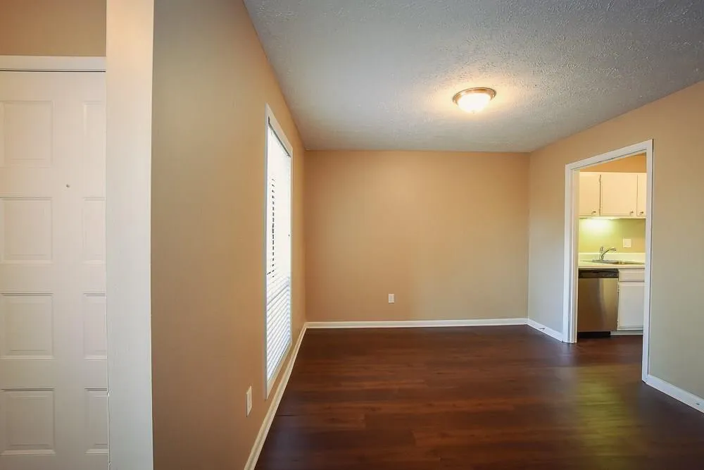 8740 Roswell Road Unit 6b, Atlanta, Georgia 30350, 2 Bedrooms Bedrooms, ,2 BathroomsBathrooms,Residential,Sold,8740 Roswell Road Unit 6b,5974241