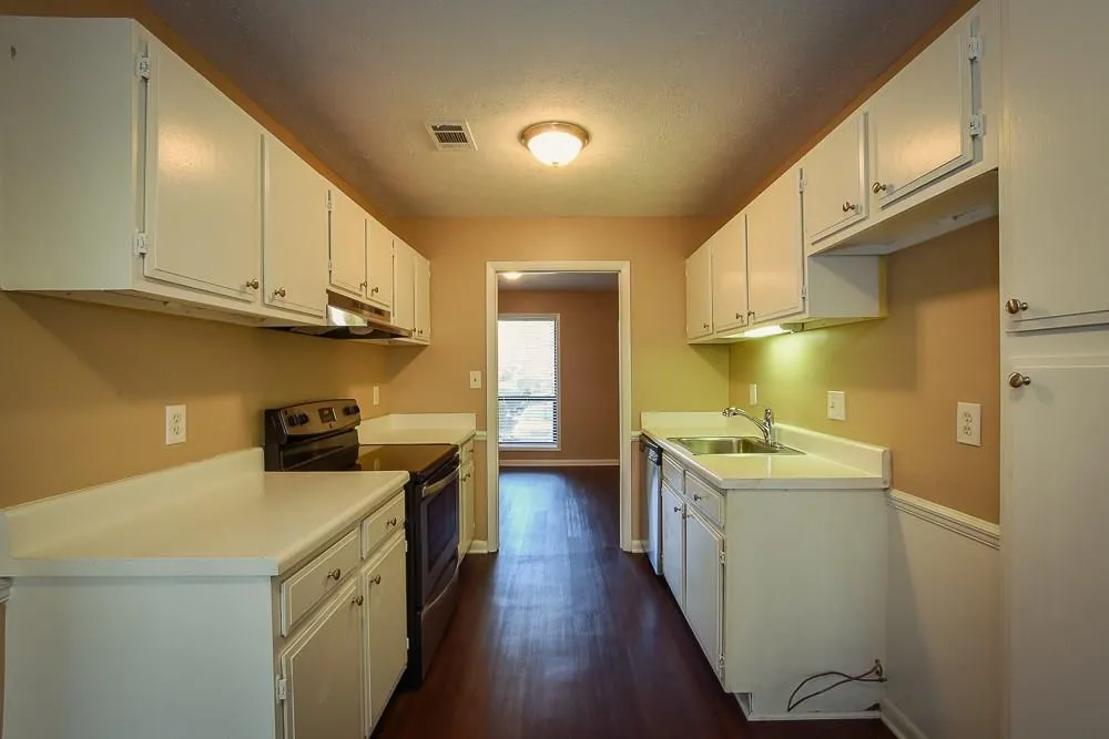 8740 Roswell Road Unit 6b, Atlanta, Georgia 30350, 2 Bedrooms Bedrooms, ,2 BathroomsBathrooms,Residential,Sold,8740 Roswell Road Unit 6b,5974241